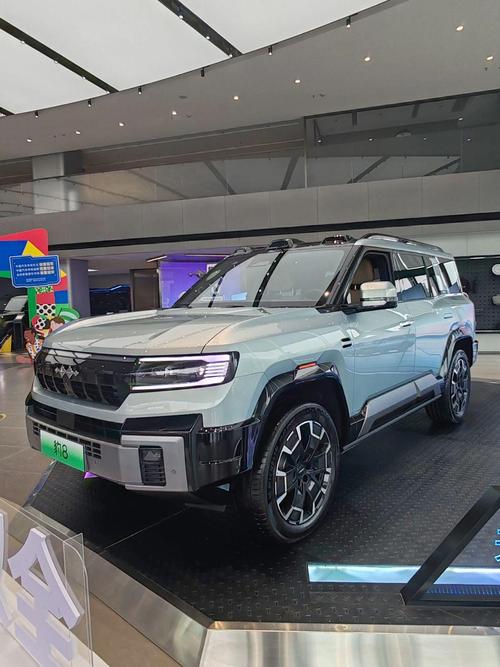 惠州47比亚迪方程豹硬派越野的爆款，英菲尼迪35周年与你共成长